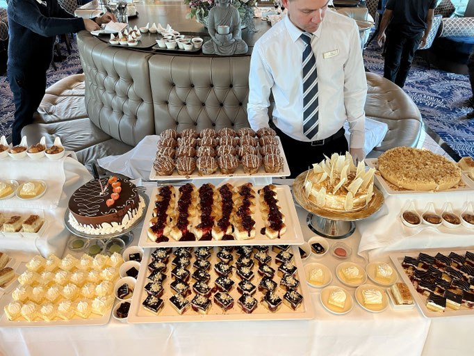 Kulinarisches Wellness gibt es beim High Tea in der Lounge