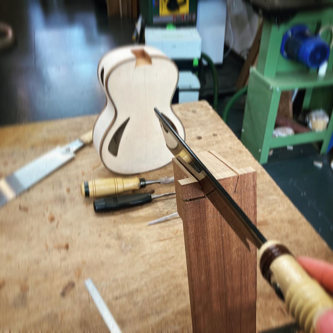 Archtop Uke Dovetail