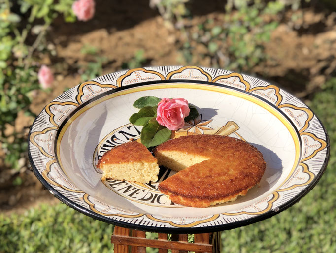 Torta Real. Dulce de almendras, especialidad de la casa. No contiene gluten. 10´00€ unidad