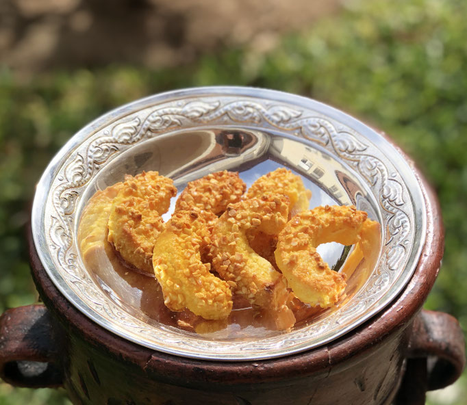 Almendrados. Producto de almendras, sin gluten con un toque de naranja. 6´50€, caja de 12 unidades