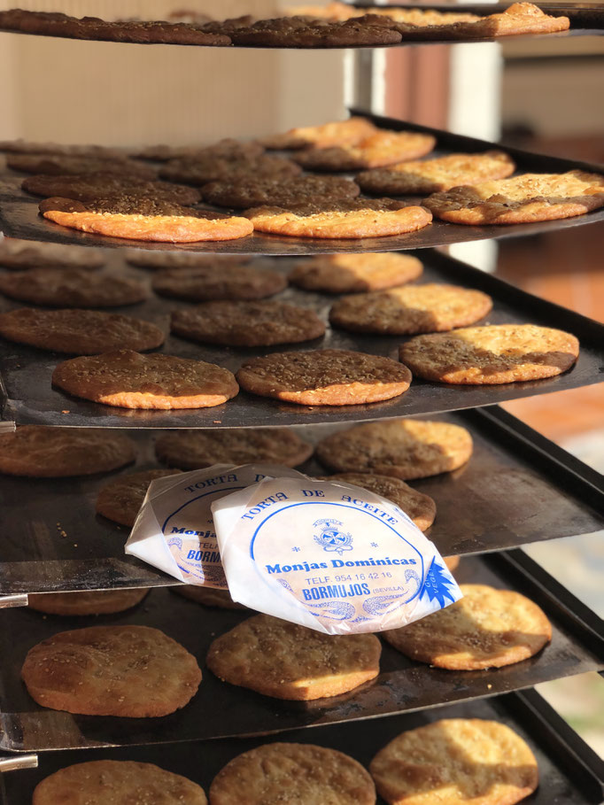 Tortas de Aceite. Paquete de 6 unidades, 4´00€. También las puedes encontrar sin azúcar.