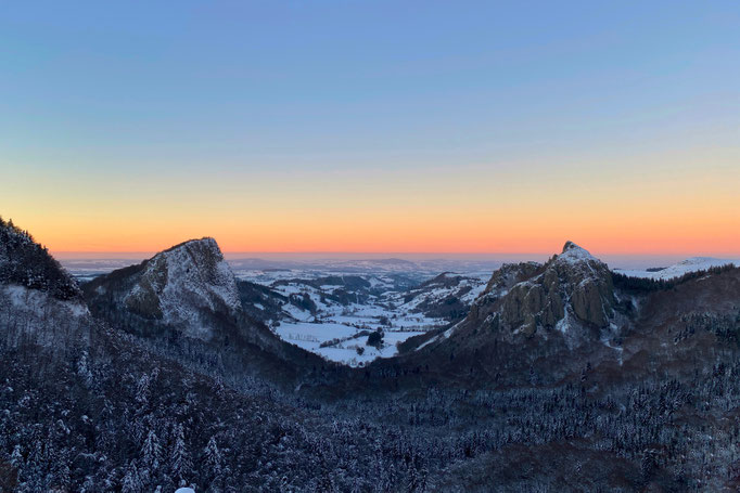 Coucher de soleil le 11.01.2021 Roches Tuillière et Sanadoire .. Auvergne