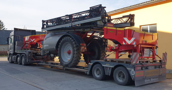 Transport Feldspritze nach Norddeutschland