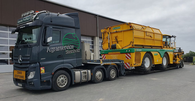 Transport Gemüse Erntemaschine nach Slowenien