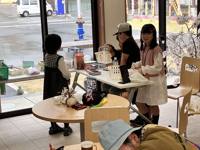 子ども店員「駄菓子屋さん」2024年4月1日～5日(3日目)06
