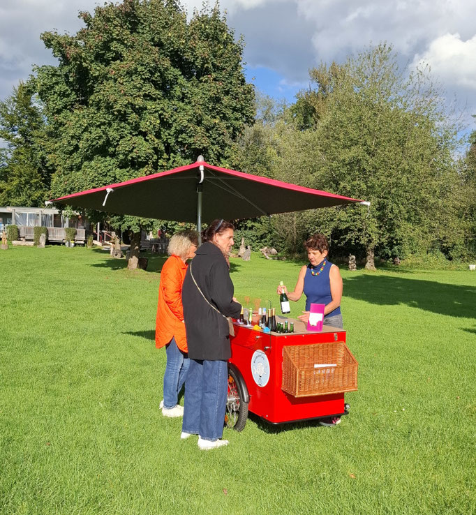 Wollmilchfisch - mobile Bar im Grünen