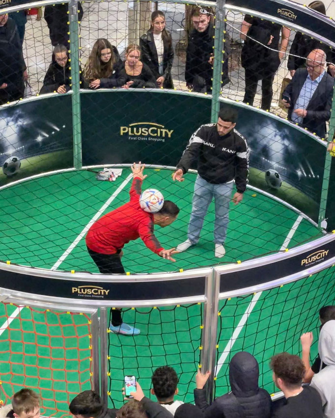Fussball Showact Einkaufszentrum