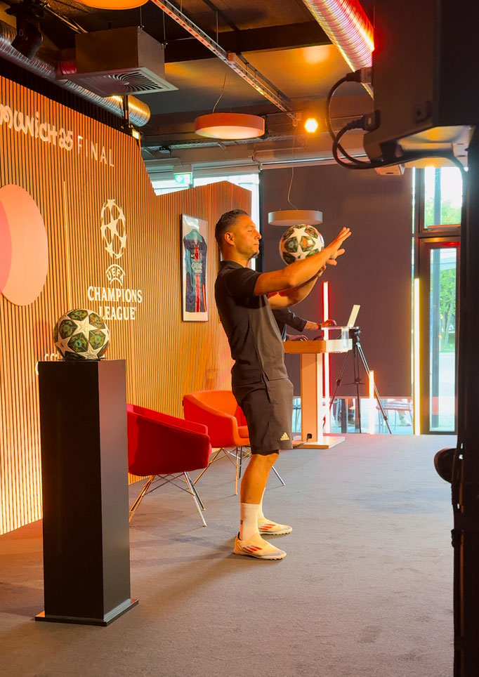 Fussball Produktpräsentation