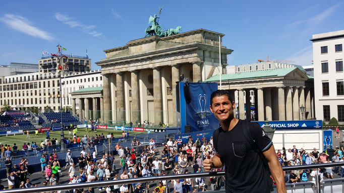 Fussball Freestyler beim Champions League Finale