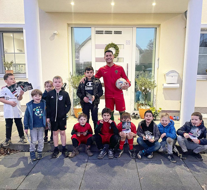 Fußball-Kindergeburtstag: Saki sorgt für sportliche Highlights und beste Unterhaltung.