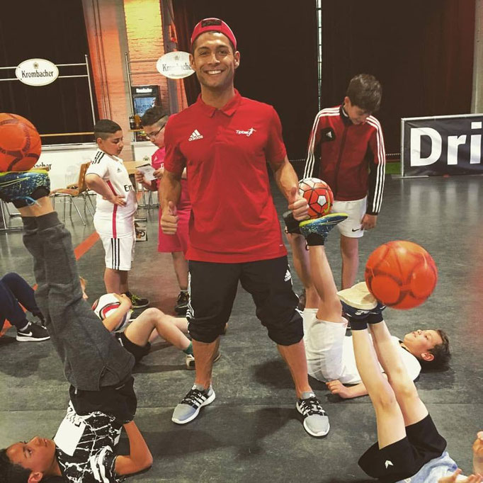 Ballkünster Saki Showact Training