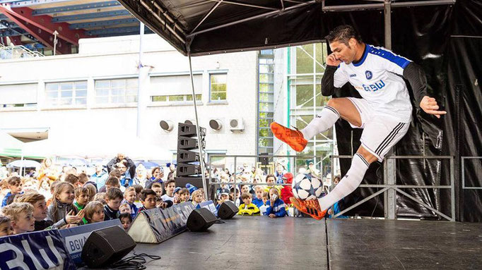 Fußball Show Act Saki