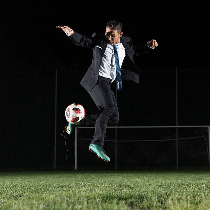 Fotomodel Fußball Freestyler Saki