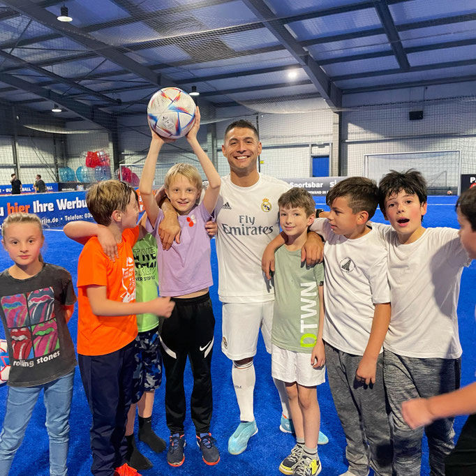 Kindergeburtstag in der Soccerhalle feiern: Sportliches Programm bei jedem Wetter.