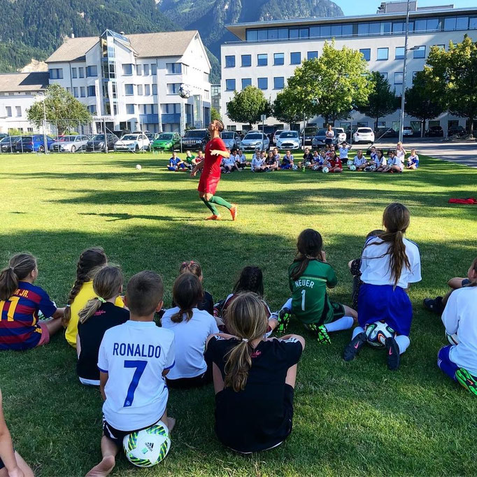 Individuelle Fußball-Geburtstag Idee: Saki gestaltet den Tag nach euren Wünschen.