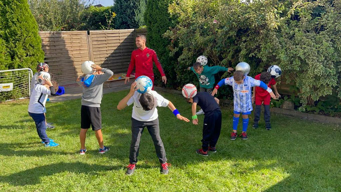 Fußball-Training und Workshop im privaten Garten als Geburtstags-Highlight.