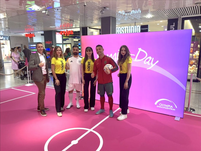 Fussball Eröffnung Geschäft Store Einkaufszentrum