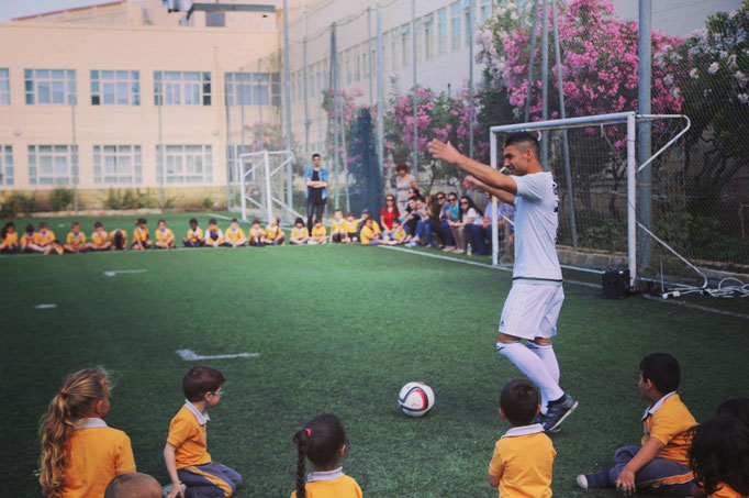 Fußball-Kindergeburtstag Programm-Paket: Komplettes Entertainment von Saki buchen.