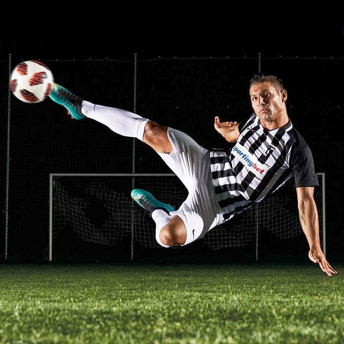 Fotomodel Fussball Freestyler