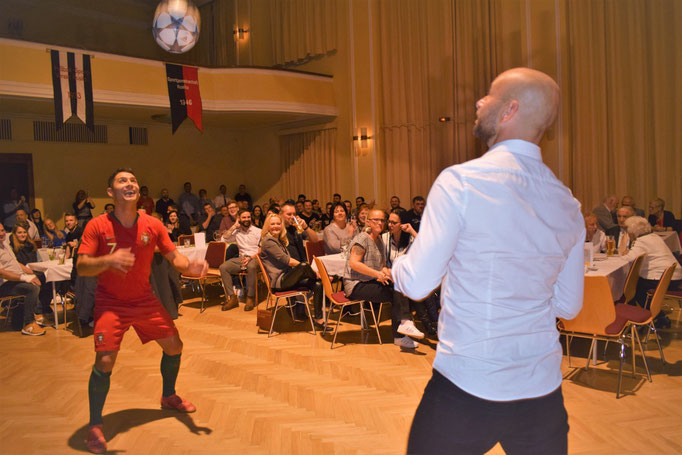 Ballkünstler für Jubiläum