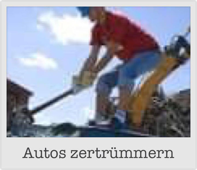 Autos zertrümmern