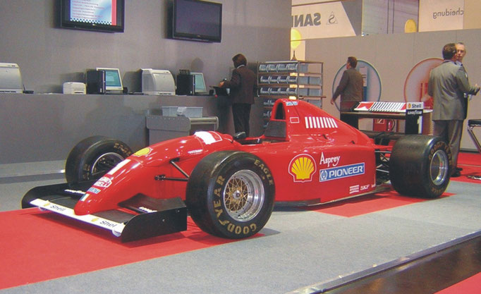 Rennsport-Dekoration (Ölfasser, Autoreifen) zur Miete mieten leihen