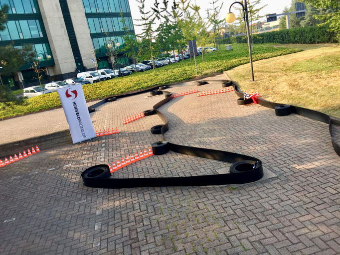 Rennbanden mit Reifen Motorsport Dekoration