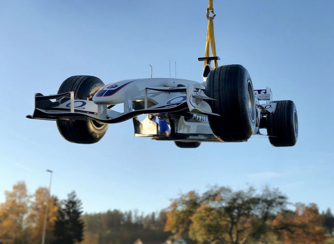 Formel 1 an der Decke oder Wand / Transport