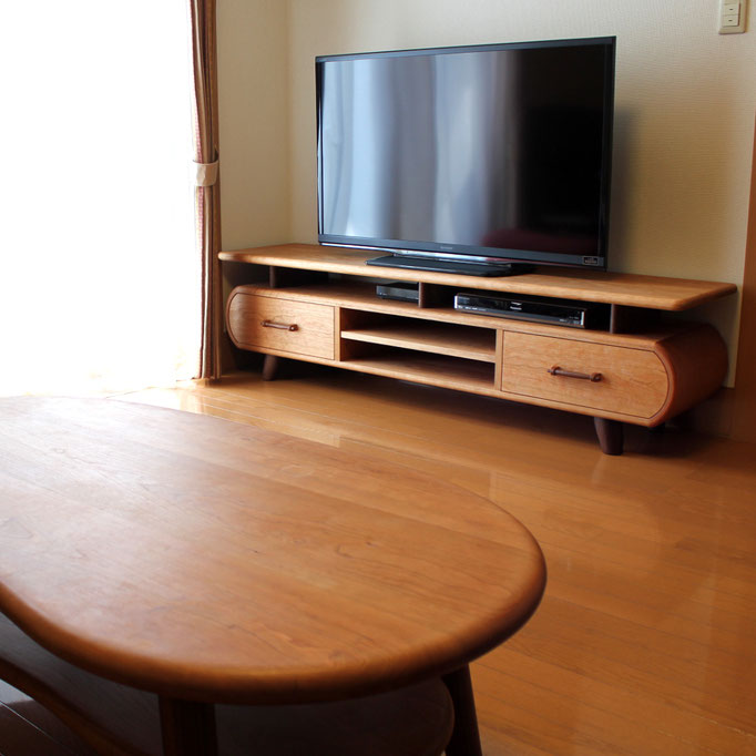 そら豆センターテーブルに合わせた特注テレビボード（高崎市・I様邸）