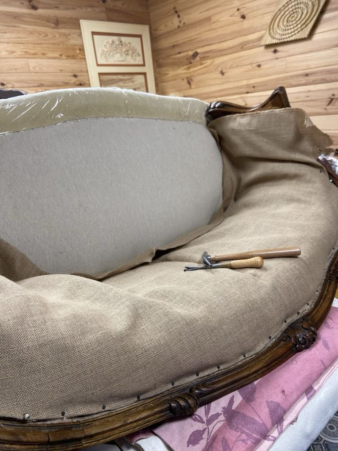 Canapé Style Louis XV - Restauration Le Garage à fauteuils en garniture traditionnelle