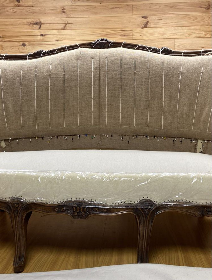 Canapé Style Louis XV - Restauration Le Garage à fauteuils en garniture traditionnelle