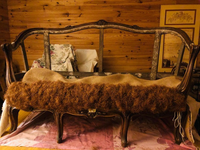 Canapé Style Louis XV - Restauration Le Garage à fauteuils en garniture traditionnelle