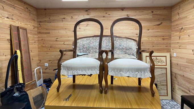 Mise en blanc assise paire fauteuils de style Voltaire - Le Garage à fauteuils