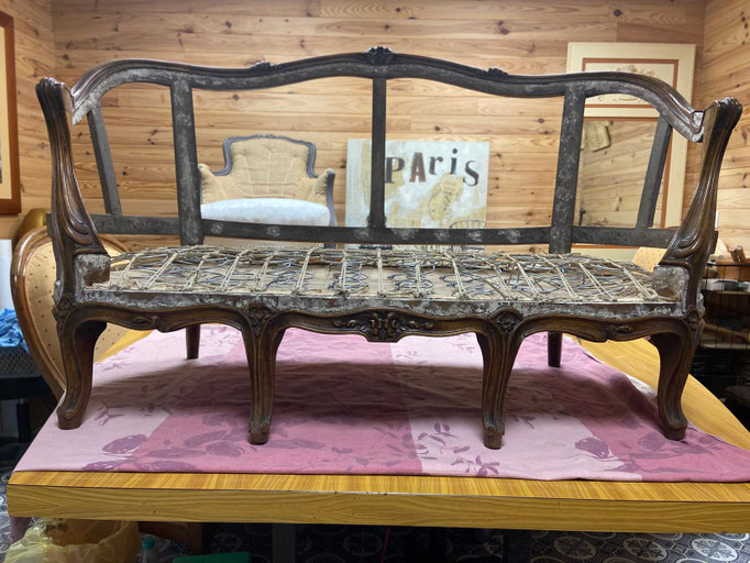 Canapé Style Louis XV - Restauration Le Garage à fauteuils en garniture traditionnelle