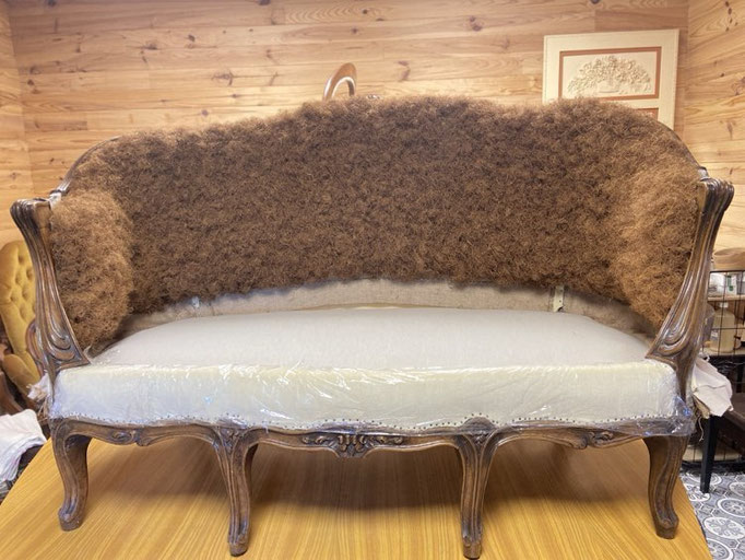 Canapé Style Louis XV - Restauration Le Garage à fauteuils en garniture traditionnelle