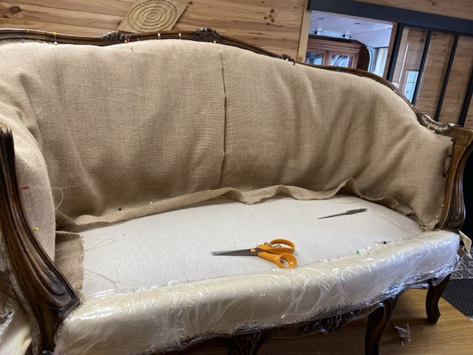 Canapé Style Louis XV - Restauration Le Garage à fauteuils en garniture traditionnelle