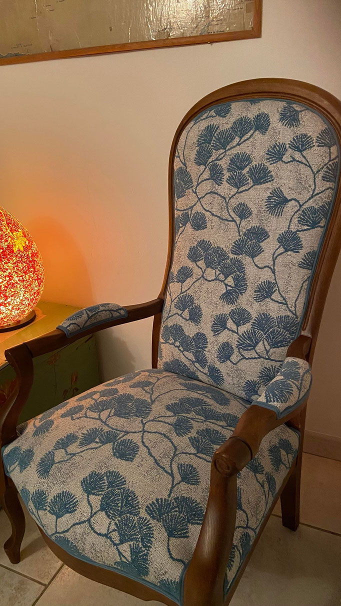 Fauteuil de style Voltaire - Réfection garniture semi-traditionnelle Tissu Canoas Editeur CASAL Atelier Yvetot-Bocage Valérie Ben Soussan ©Photo VBN
