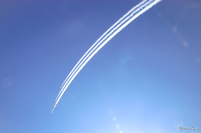 急降下ブルーインパルス