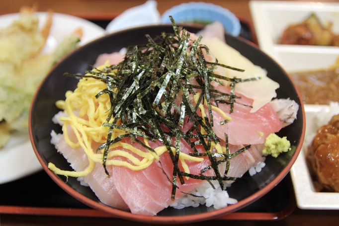 とっても美味しい夕食バイキングでした!