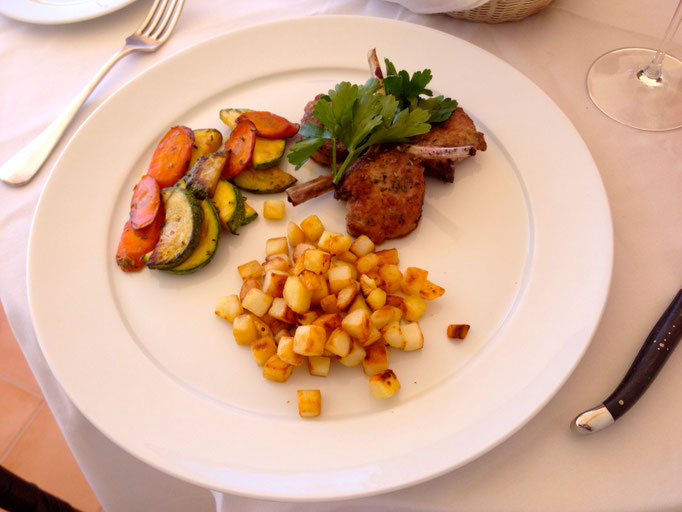 Lamb chops by ZsL