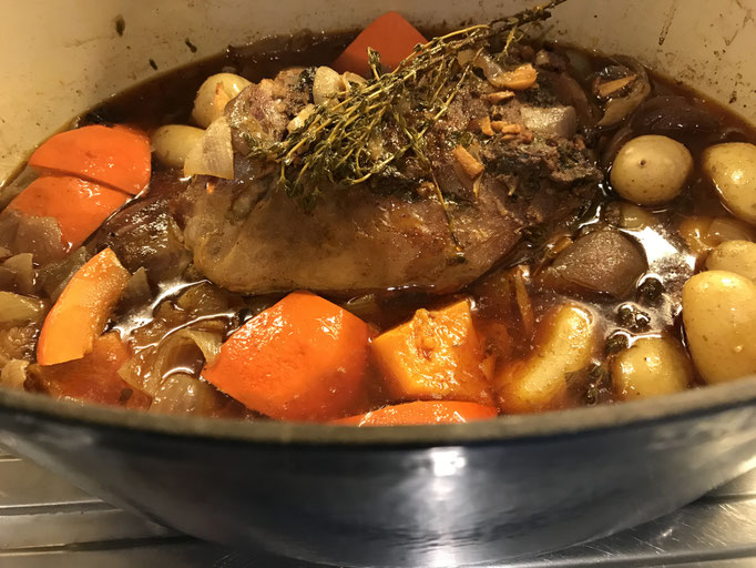 Slowly cooked lamb shank with seasonal vegetables by ZsL