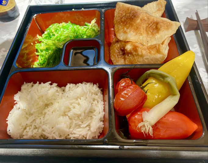 Bento box with Gyoza of pork by ZsL