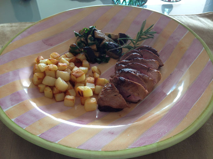 Pork filet mignon with potatoes and champignons by ZsL