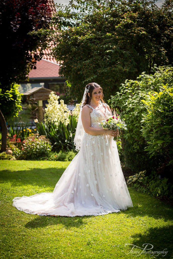 Hochzeitsfotograf, Brautpaarshooting, Marienkirche, Langfurth