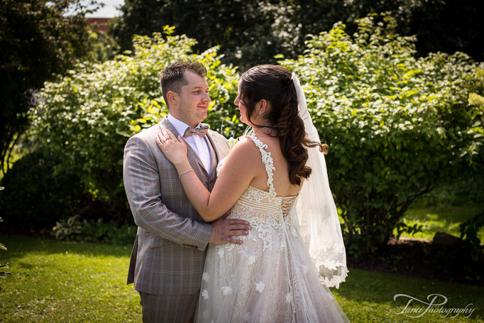 Hochzeitsfotograf, Brautpaarshooting, Marienkirche, Langfurth