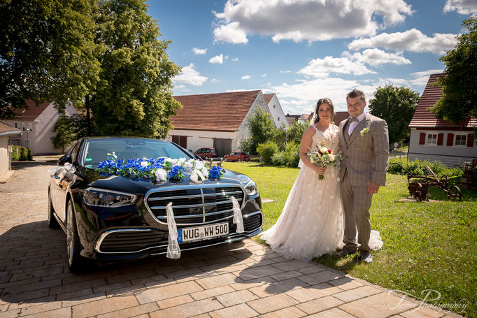 Hochzeitsfotograf, Brautpaarshooting, Marienkirche, Langfurth, Brautauto