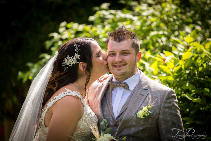 Hochzeitsfotograf, Brautpaarshooting, Marienkirche, Langfurth
