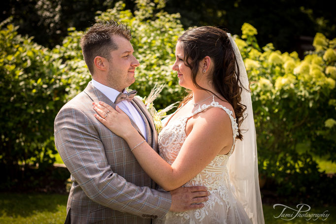 Hochzeitsfotograf, Brautpaarshooting, Marienkirche, Langfurth