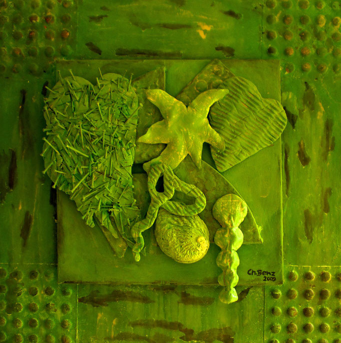abstrakte Komposition, 2009. Keramik-Relief auf Metallplatte, 50x50cm © Christian Benz 