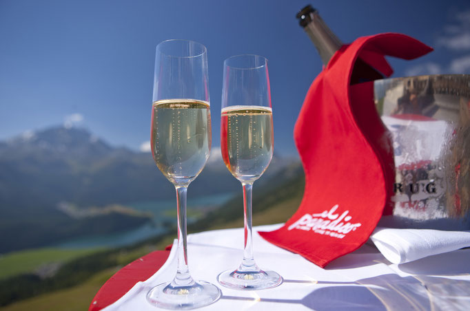 Viele Alphütten mit Champagnerklima
